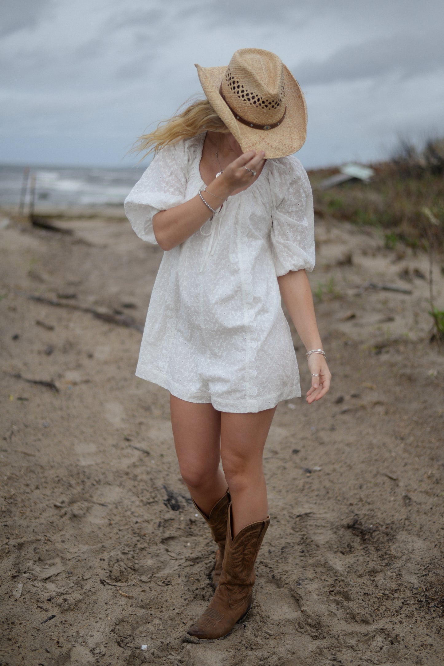 BAY EYELET ROMPER