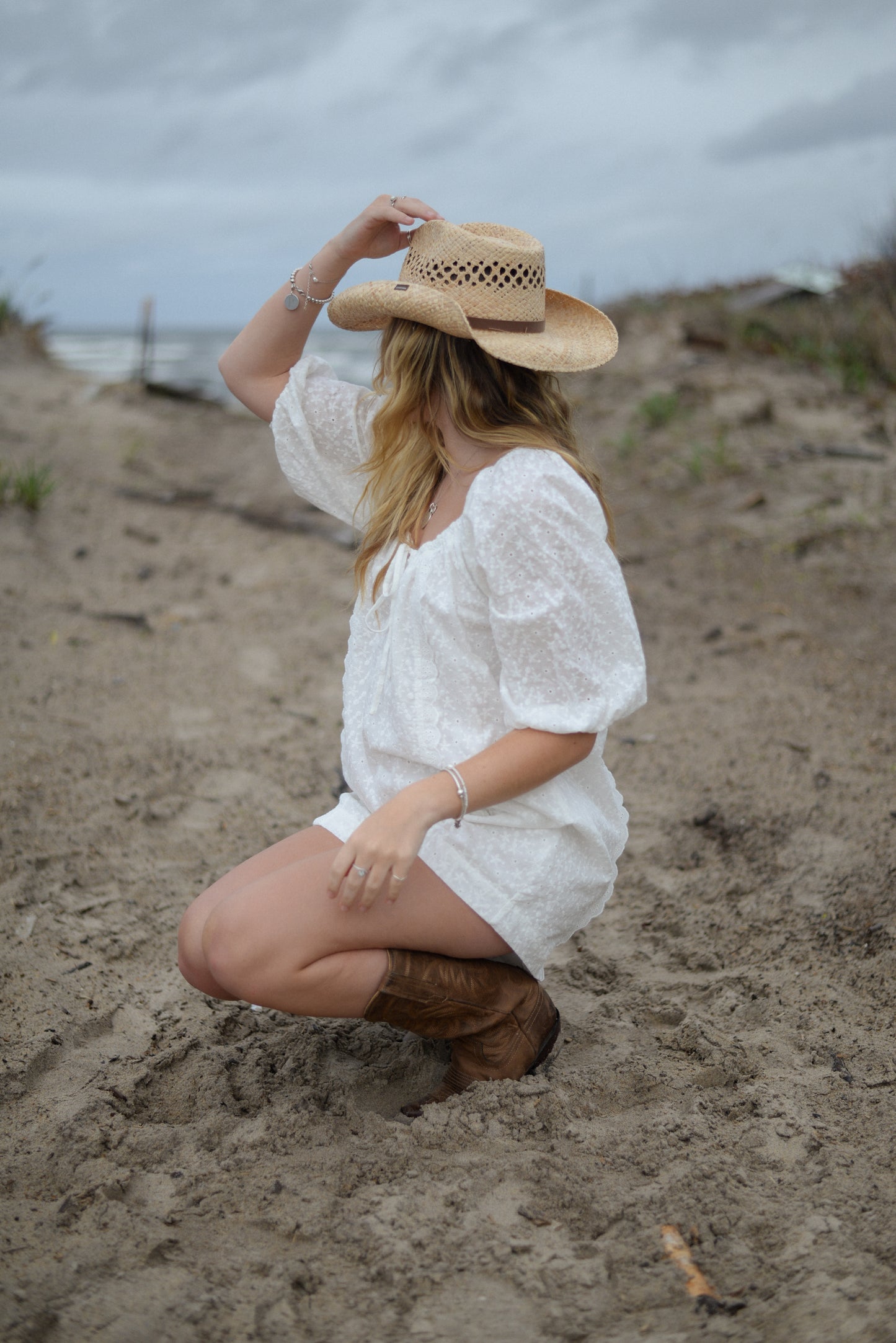 BAY EYELET ROMPER