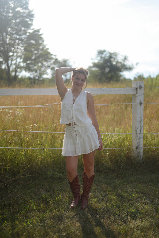 LILY EYELET SET TOP