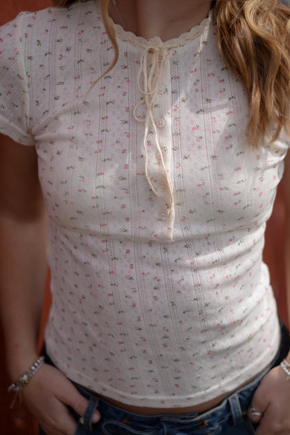 ROSE FLORAL BABY TEE